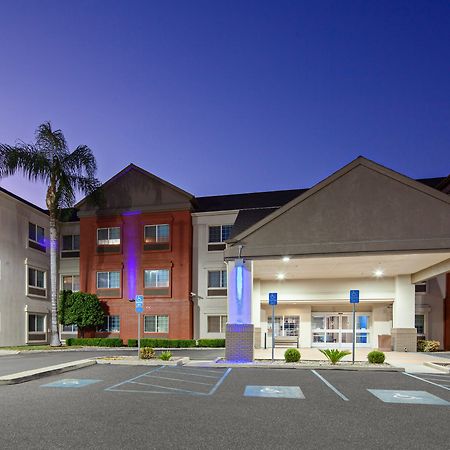 Holiday Inn Express & Suites - Tulare By Ihg Extérieur photo