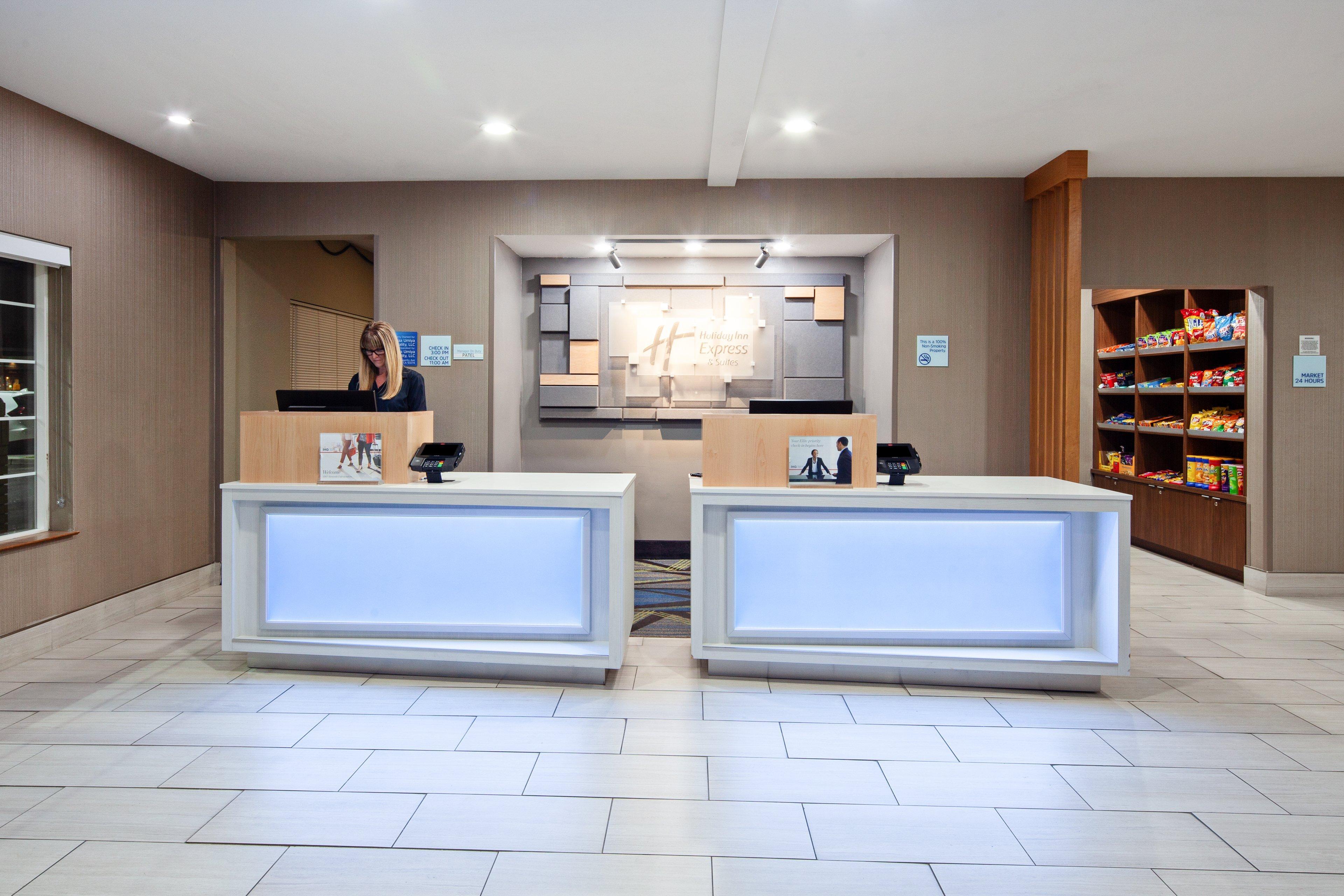Holiday Inn Express & Suites - Tulare By Ihg Extérieur photo